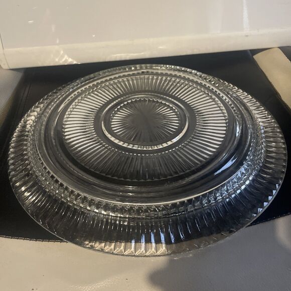 Vintage Starburst Round Glass Serving Plate - Picture 5 of 7